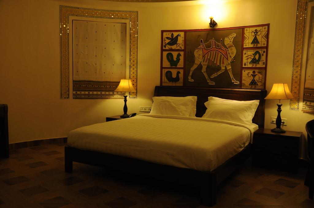 Seven Sky Clarks Exotica Hotell Bhuj Eksteriør bilde