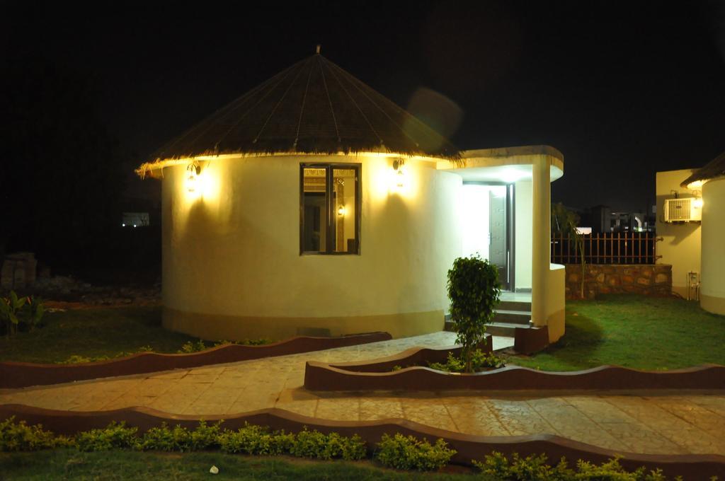 Seven Sky Clarks Exotica Hotell Bhuj Eksteriør bilde