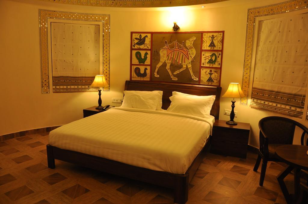 Seven Sky Clarks Exotica Hotell Bhuj Rom bilde