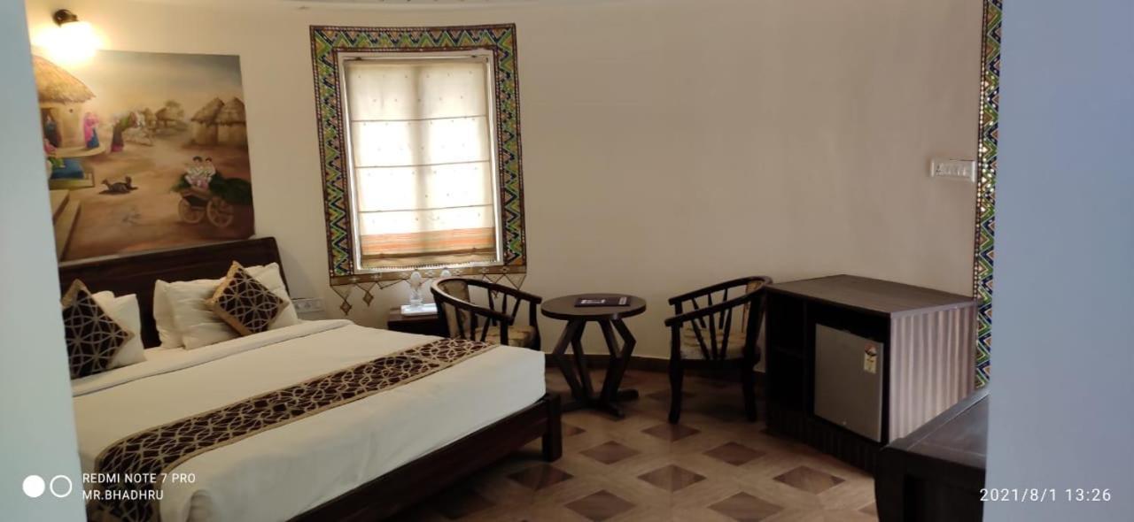 Seven Sky Clarks Exotica Hotell Bhuj Eksteriør bilde