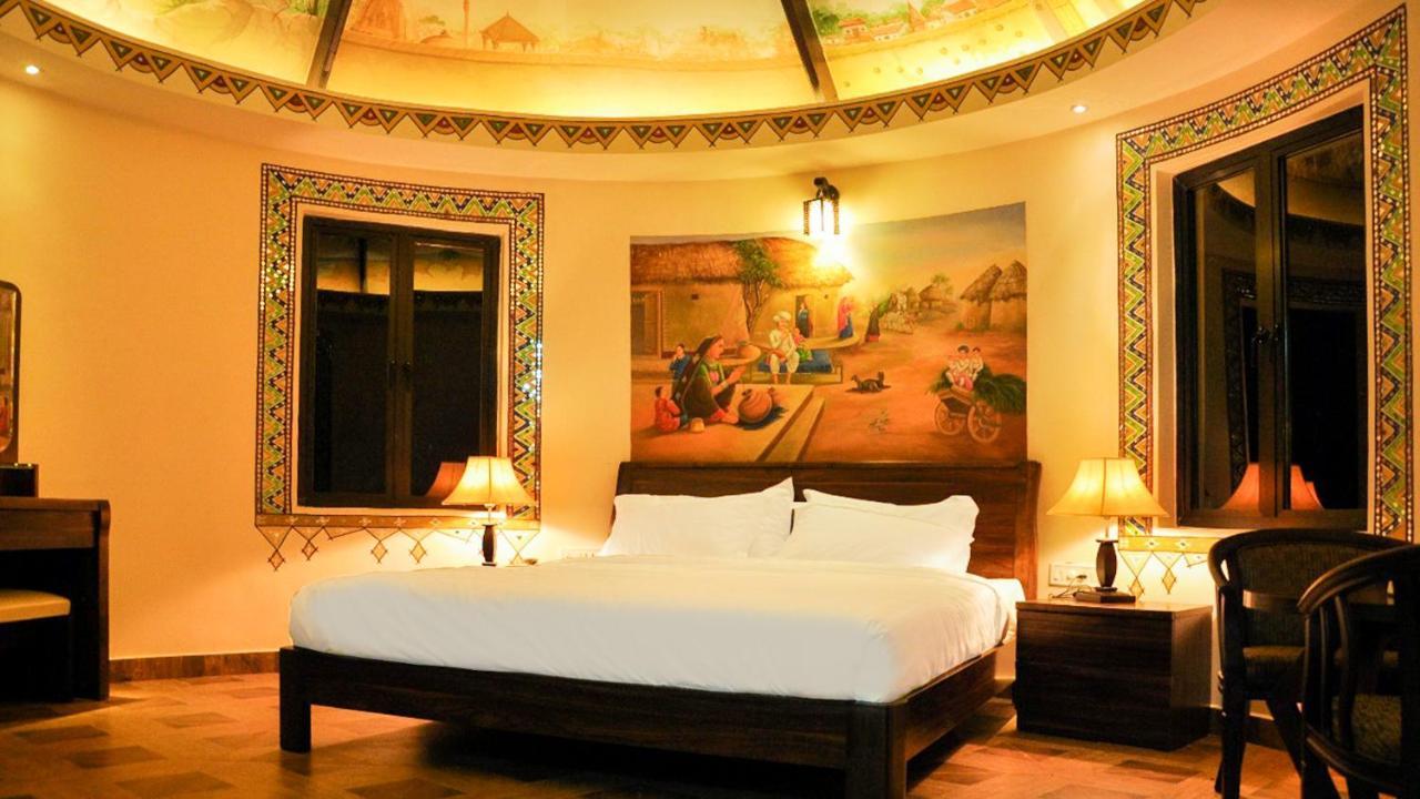Seven Sky Clarks Exotica Hotell Bhuj Eksteriør bilde