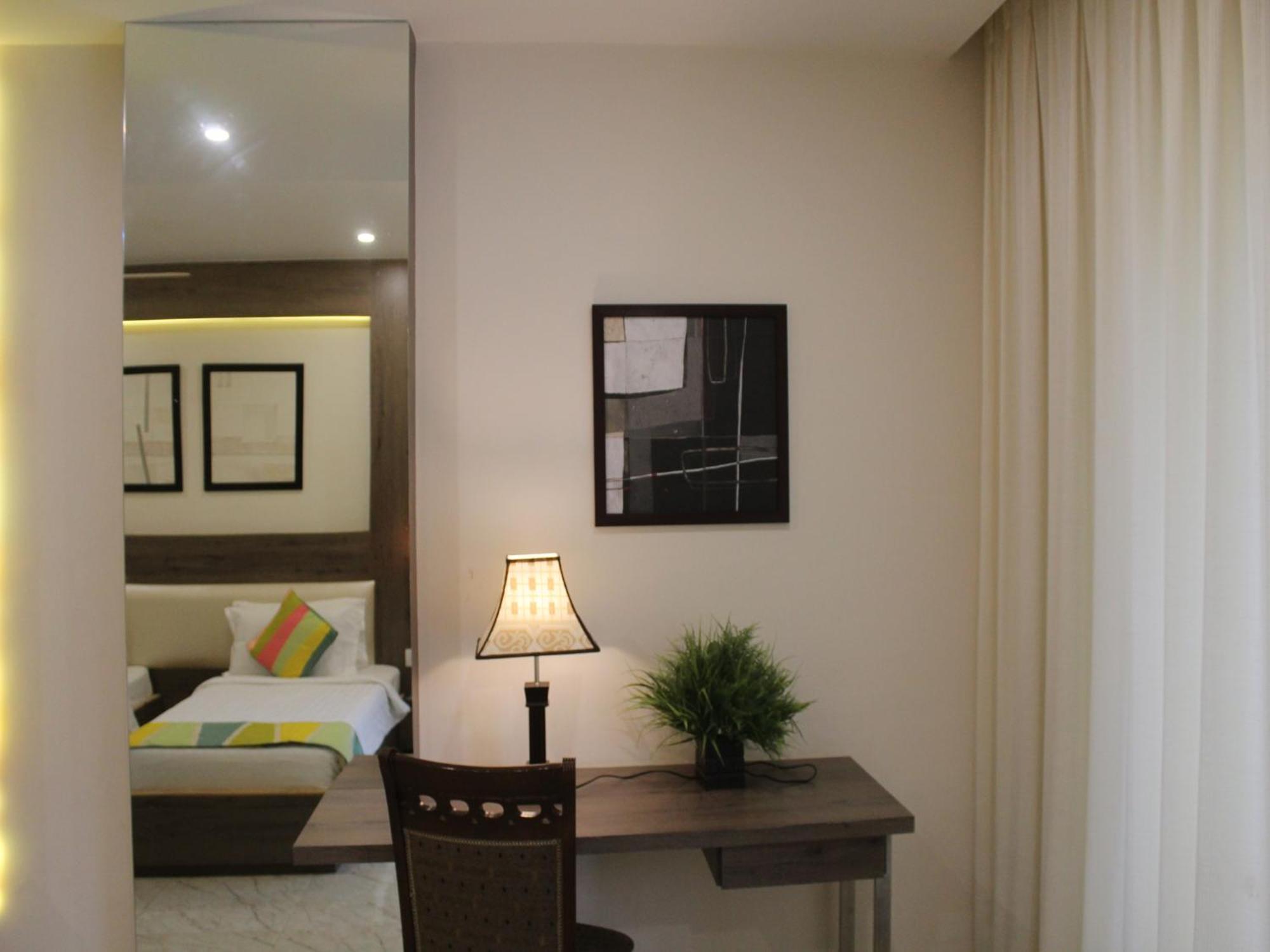 Seven Sky Clarks Exotica Hotell Bhuj Eksteriør bilde