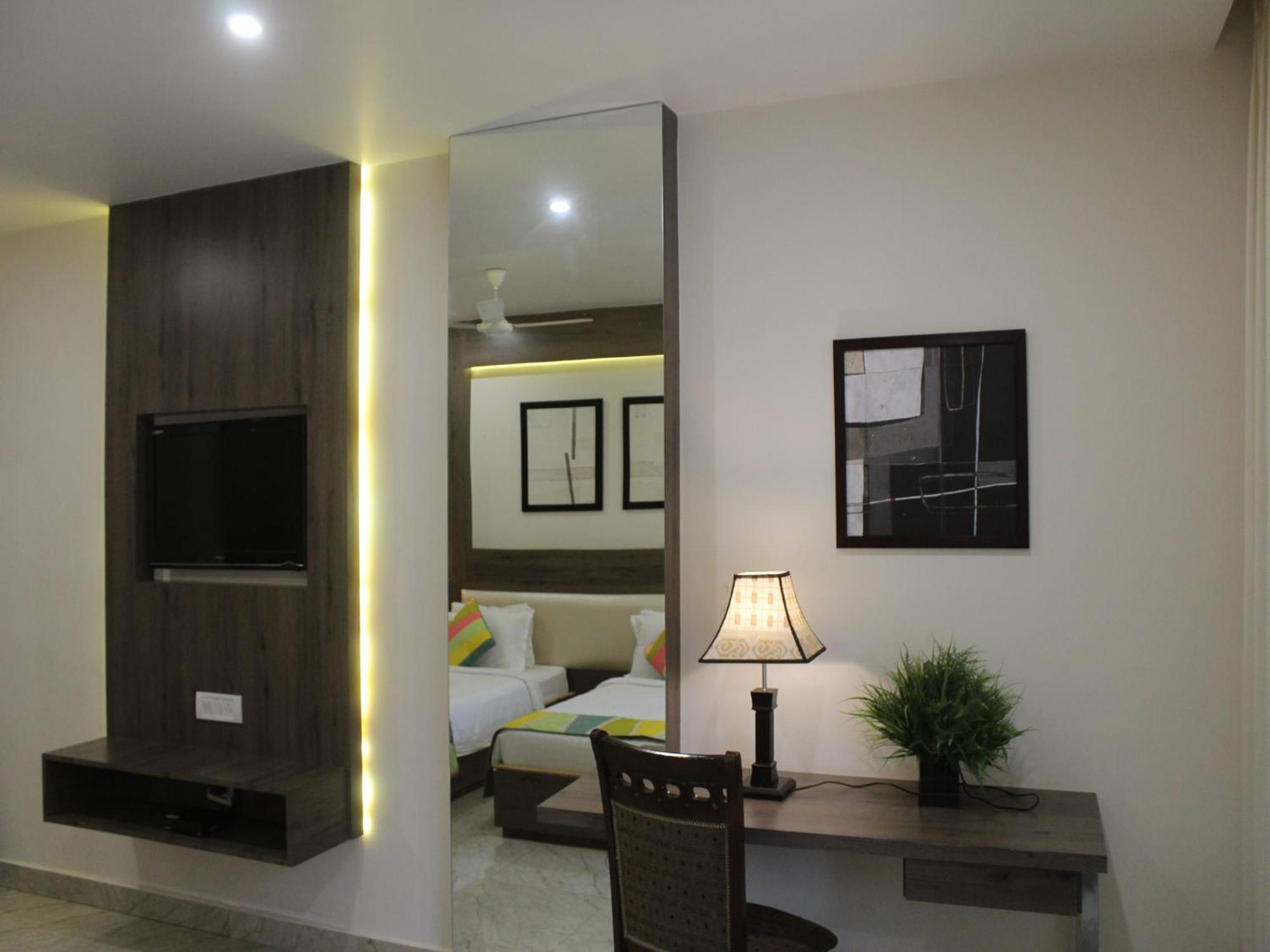 Seven Sky Clarks Exotica Hotell Bhuj Eksteriør bilde