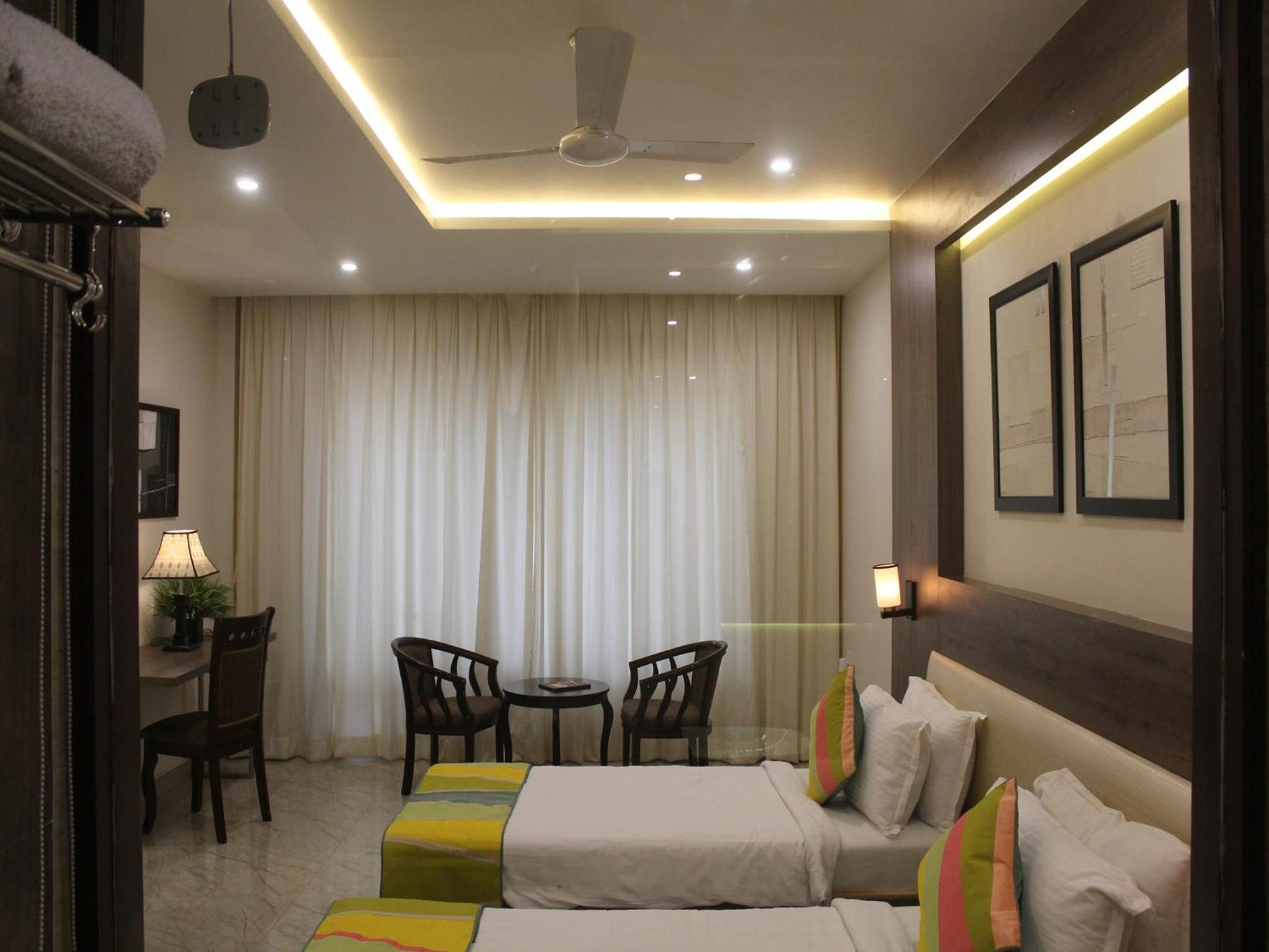 Seven Sky Clarks Exotica Hotell Bhuj Eksteriør bilde