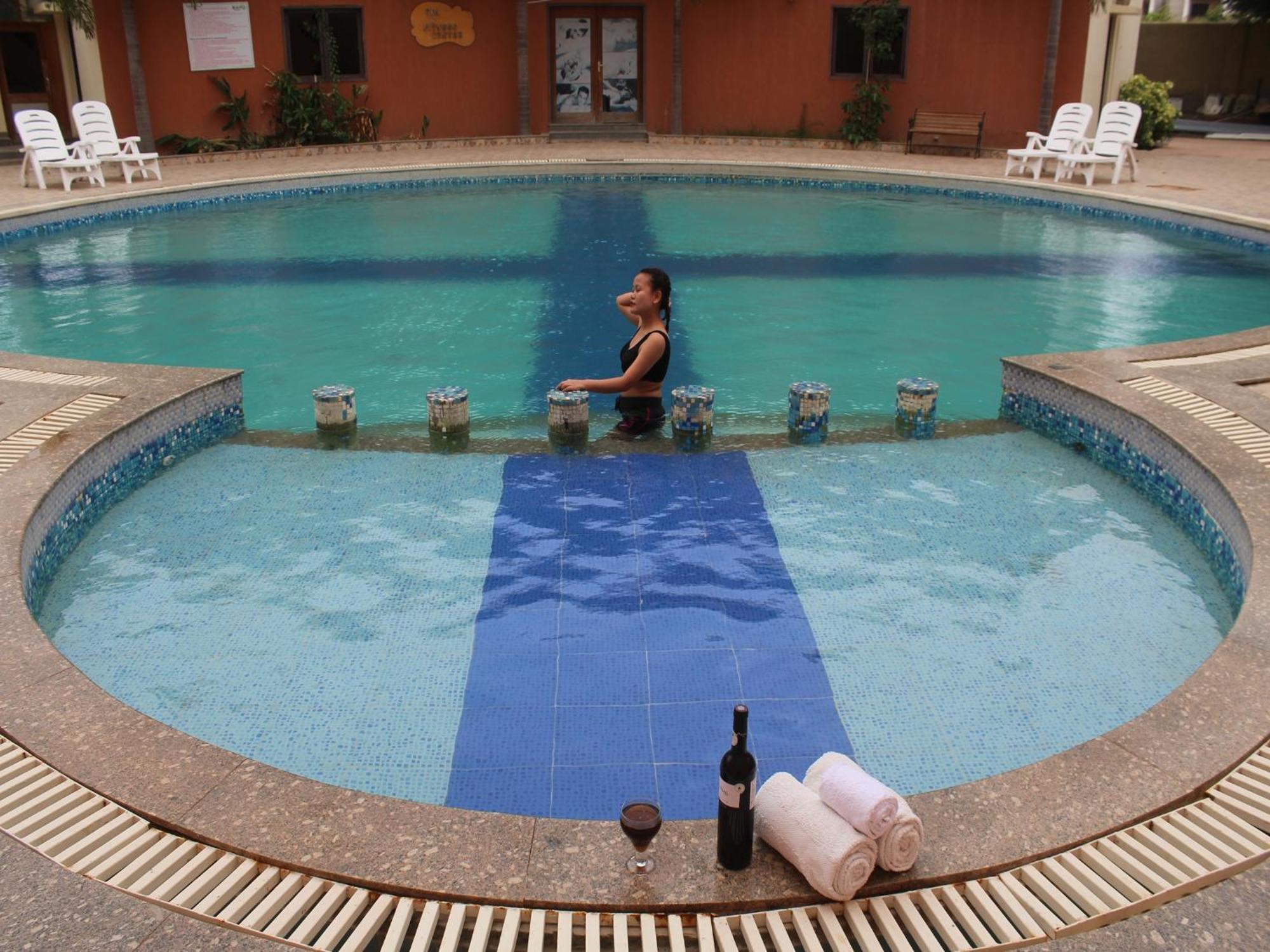 Seven Sky Clarks Exotica Hotell Bhuj Eksteriør bilde