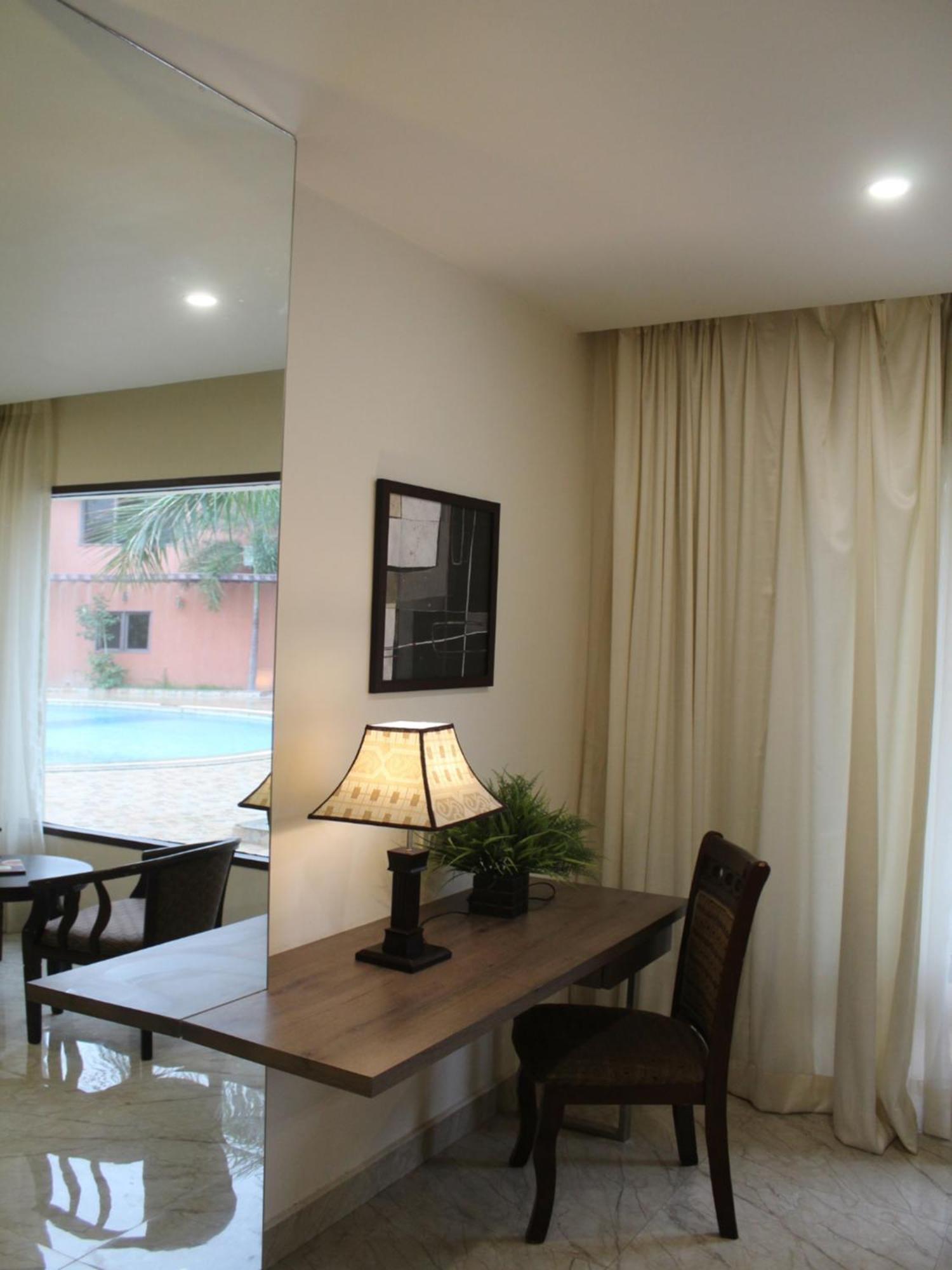 Seven Sky Clarks Exotica Hotell Bhuj Eksteriør bilde
