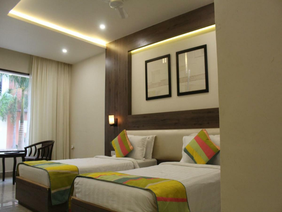 Seven Sky Clarks Exotica Hotell Bhuj Eksteriør bilde